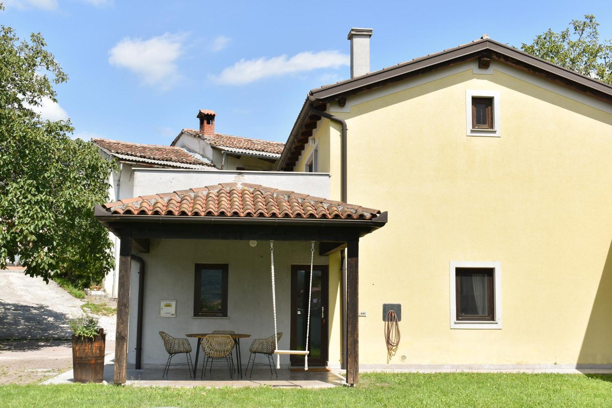 Small House In Vipava Valley Exterior foto